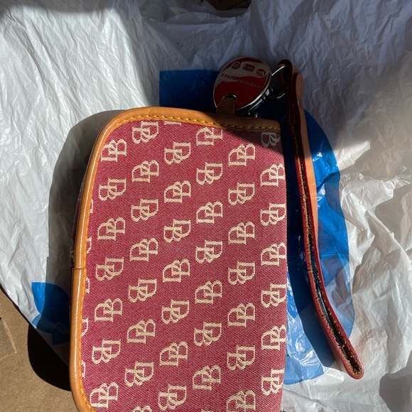 Dooney and Bourke Vintage Wristlet / Wallet - Picture 3 of 5